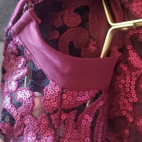Speechless Burgundy High Neck Sleeveless Sequins Top Size 0 - Picture 11 of 11